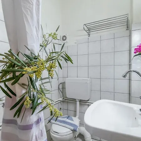 Apartment Club - 2 Nikiana