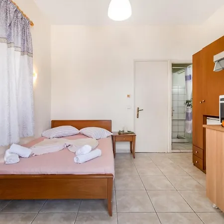 Club - 2 Apartment *