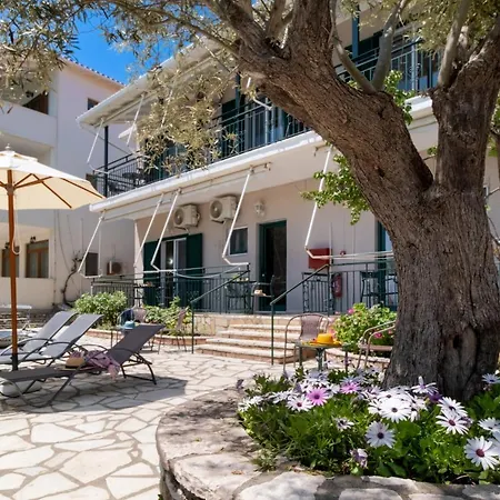 아파트 Club - 2 니키아나